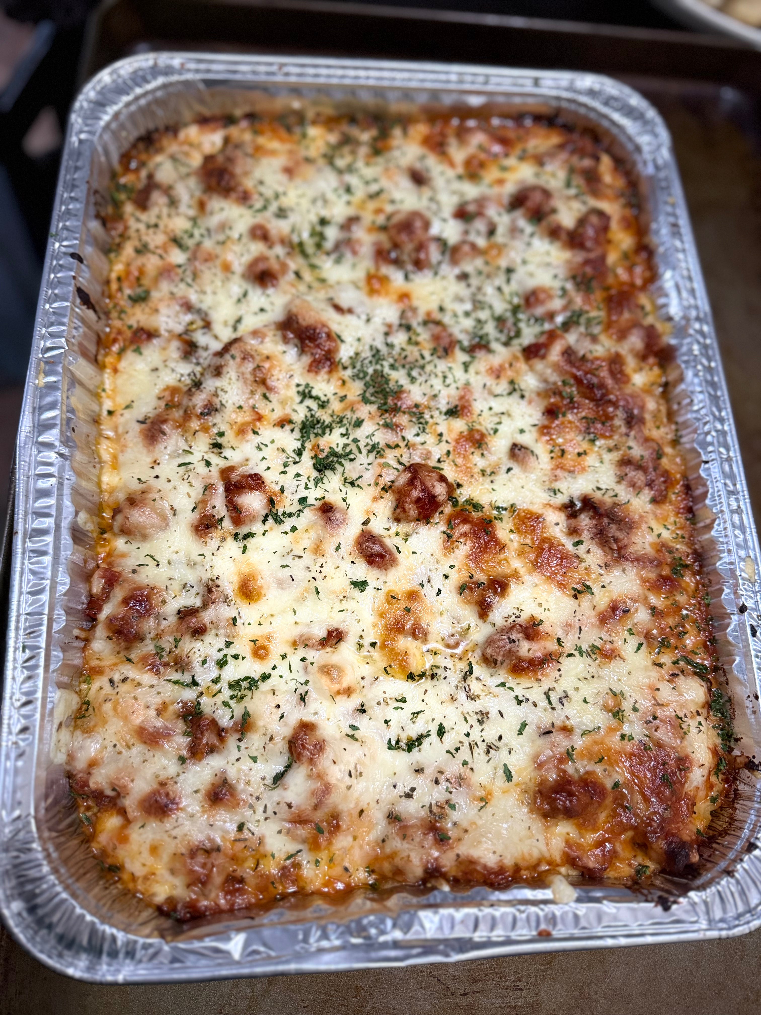 Classic Lasagna & Garlic Bread